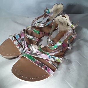 Madden Girl Flat Shoes Floral Strappy Women's Dress Sandals Size 8.5 G Abigal